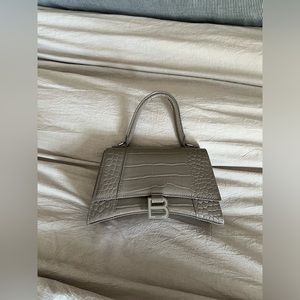 COPY - Balenciaga purse.